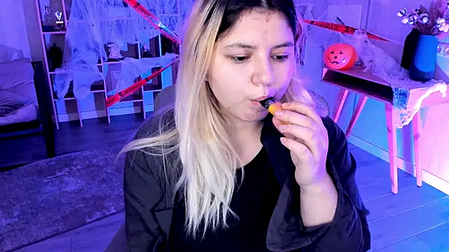 DiaAngell online show from November 1, 2025, 8:00 pm