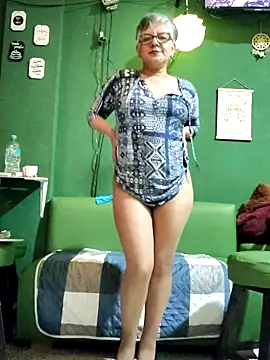 ilonna2025 online show from October 19, 2025, 8:48 am