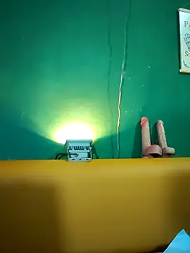 ilonna2025 online show from November 13, 2025, 5:39 am