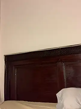Snapshot of madell chatting on July 19, 2026, 6:11 pm madell online show from July 19, 2026, 6:11 pm