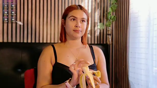 Sophie new25 online show from October 23, 2025, 12:15 pm