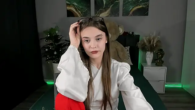 Snapshot of RayWillliams chatting on January 28, 2025, 12:15 am RayWillliams online show from January 28, 2025, 12:15 am