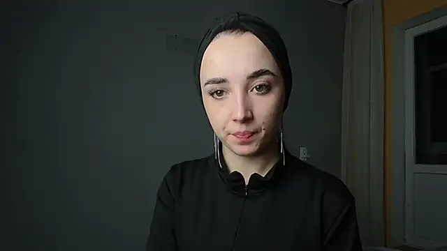 Eva Gloryy online show from January 27, 2025, 9:00 pm