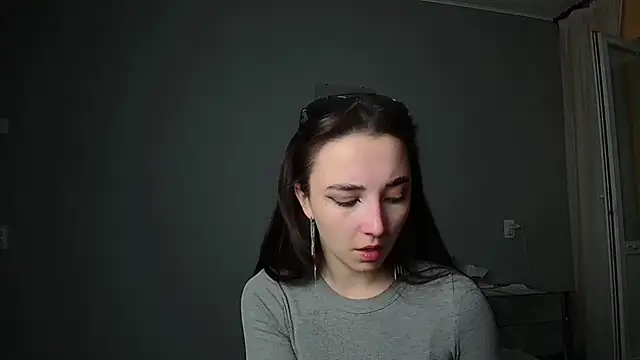 Eva Gloryy online show from March 14, 2025, 9:10 pm