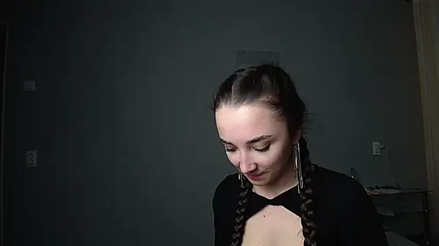 Eva Gloryy online show from March 21, 2025, 5:34 pm