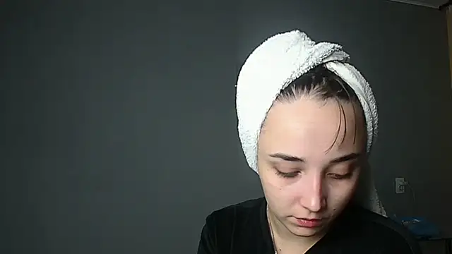 Eva Gloryy online show from October 4, 2025, 10:08 pm