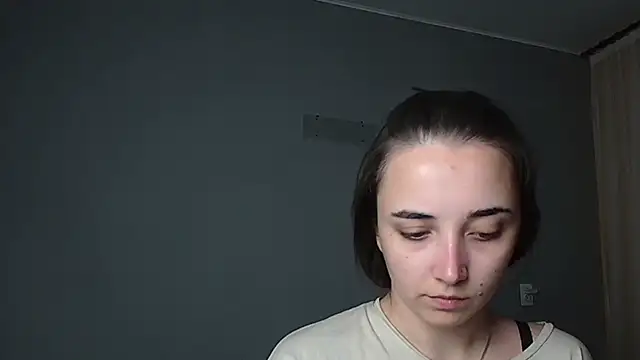 Eva Gloryy online show from May 15, 2026, 10:28 pm