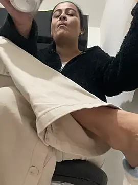 Lili  taylor online show from March 9, 2026, 2:04 am