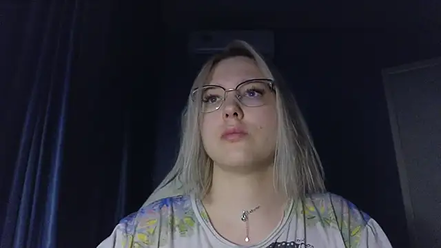 HotBrandyX online show from November 9, 2025, 12:36 pm