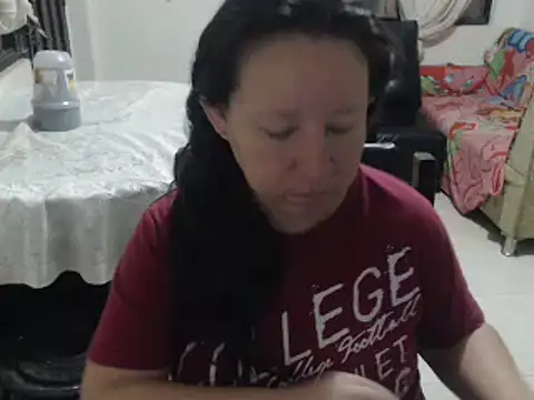 Snapshot of Yohis_Kiut25 chatting on February 4, 2025, 1:23 am Yohis Kiut25 online show from February 4, 2025, 1:23 am