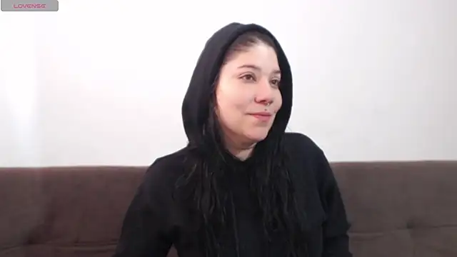 Snapshot of sharonnleon chatting on July 16, 2026, 1:28 pm sharonnleon online show from July 16, 2026, 1:28 pm