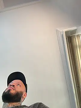 Snapshot of dereckgreen chatting on April 23, 2026, 6:10 pm dereckgreen online show from April 23, 2026, 6:10 pm