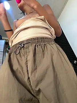 zoe storm online show from November 7, 2025, 12:54 am