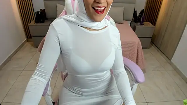 Zulema hamdi online show from March 4, 2025, 11:08 am