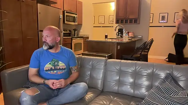 Officiallyonlytams online show from November 4, 2025, 1:59 am