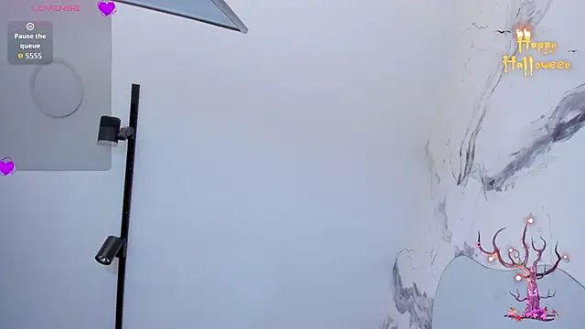 DalayMoore online show from October 19, 2025, 7:36 pm