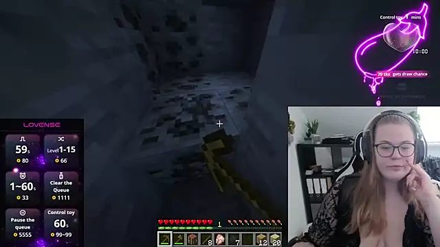 EveBaker04 online show from September 28, 2025, 9:36 am