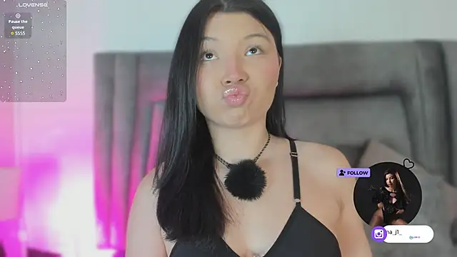 DannaJhonson1 online show from April 18, 2026, 7:29 pm