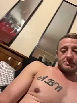 biggzee6 online show from November 18, 2025, 4:50 am