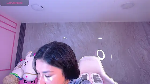 Skye Little v online show from October 16, 2025, 3:18 am