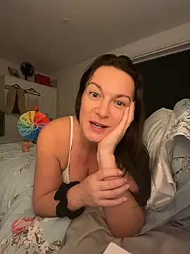 GoddessLucyRose online show from October 6, 2025, 9:56 pm