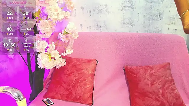 Snapshot of Gletty_noa chatting on October 18, 2025, 7:36 pm Gletty noa online show from October 18, 2025, 7:36 pm