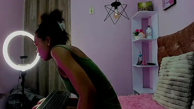 Snapshot of Gletty_noa chatting on October 27, 2025, 7:29 pm Gletty noa online show from October 27, 2025, 7:29 pm