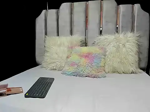 Snapshot of Gletty_noa chatting on November 3, 2025, 7:04 pm Gletty noa online show from November 3, 2025, 7:04 pm