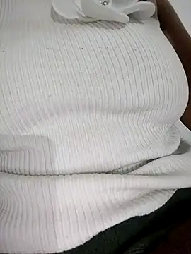 Snapshot of tasty_Chocobaar chatting on November 23, 2025, 2:39 pm tasty Chocobaar online show from November 23, 2025, 2:39 pm