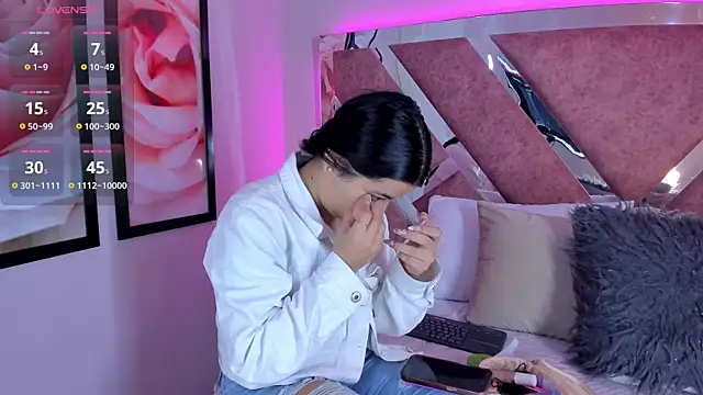 ValeriaOrtega online show from October 6, 2025, 11:40 am