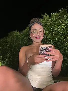 Snapshot of Ariana_lily_ chatting on January 24, 2025, 4:48 am Ariana lily online show from January 24, 2025, 4:48 am