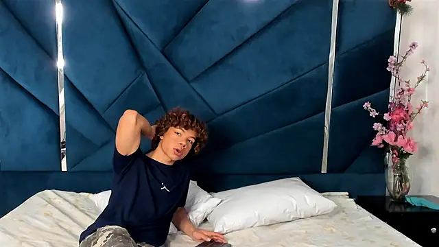 Snapshot of DanteAndKyle chatting on February 7, 2025, 12:50 pm DanteAndKyle online show from February 7, 2025, 12:50 pm