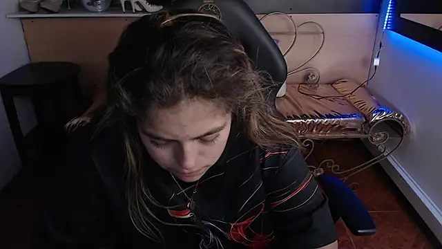 Kitten Cam online show from October 17, 2025, 3:42 am