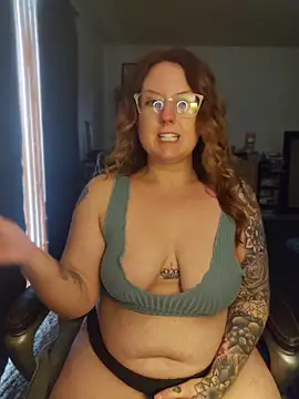 TattedMamaXOXO online show from June 10, 2026, 5:23 pm