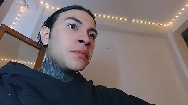 Snapshot of jord4nn__ chatting on January 22, 2025, 4:13 am jord4nn online show from January 22, 2025, 4:13 am