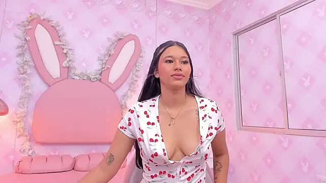 LIA SWAN  online show from December 19, 2025, 3:35 am