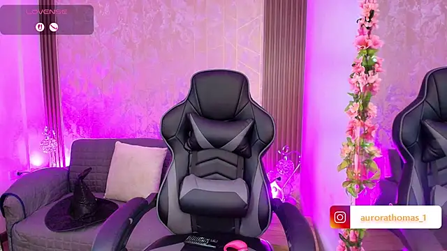 Aurora thomas  1 online show from October 18, 2025, 10:32 pm