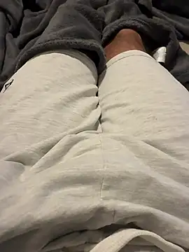 miguelale31 online show from April 11, 2026, 9:41 pm