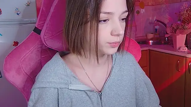 PamBeesly online show from April 8, 2026, 3:12 pm