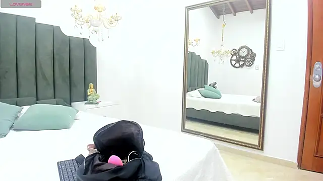 AnthonelaRusso  online show from February 27, 2025, 3:36 am