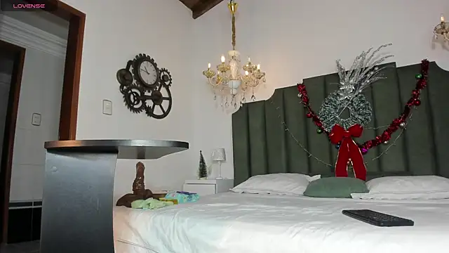 Snapshot of AnthonelaRusso_ chatting on December 22, 2025, 3:47 am AnthonelaRusso online show from December 22, 2025, 3:47 am