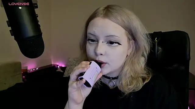 Electro doll online show from March 15, 2025, 8:10 pm