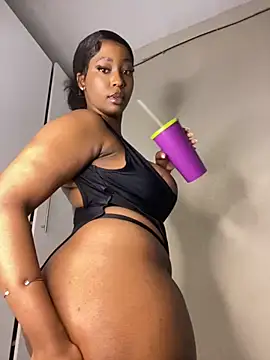 Spicey-CheekssX online show from November 5, 2025, 11:27 pm