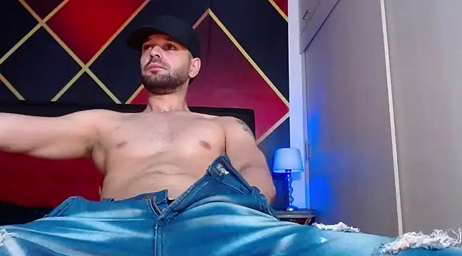 Snapshot of Cristian_white chatting on March 17, 2025, 6:40 am Cristian white online show from March 17, 2025, 6:40 am