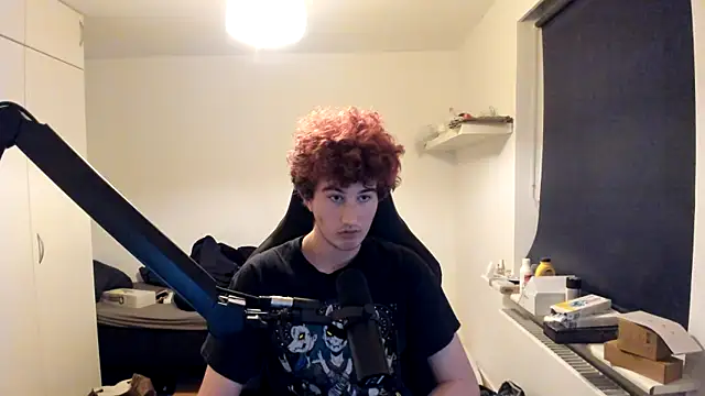 KawaiiMinaUwU online show from January 22, 2025, 8:49 pm