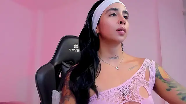 sophierooy22 online show from November 20, 2025, 4:07 pm