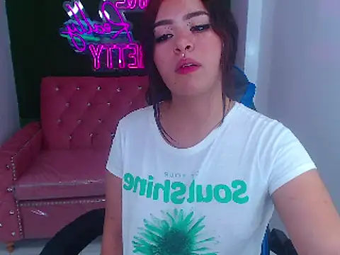 Snapshot of edda_t chatting on January 25, 2025, 12:59 am edda t online show from January 25, 2025, 12:59 am