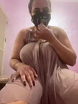 Snapshot of Lola-Sexxx chatting on February 4, 2025, 12:11 pm Lola-Sexxx online show from February 4, 2025, 12:11 pm