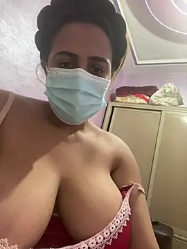 Snapshot of Lola-Sexxx chatting on February 12, 2025, 7:35 pm Lola-Sexxx online show from February 12, 2025, 7:35 pm