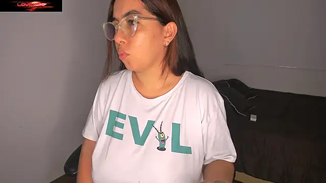 brithany olson25 online show from January 27, 2025, 5:25 am